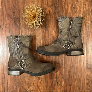 Clarks Women's Faralyn Rise Motorcycle Combat Ankle Boots Leather Olive Camo 6